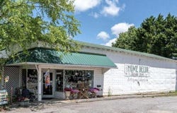 6710 Morganton Rd, Greenback, TN 37742