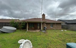 7216 NW Dogwood Lane, Lawton, OK 73505