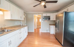 101 E Cronkhite Street, Knoxville, IA 50138