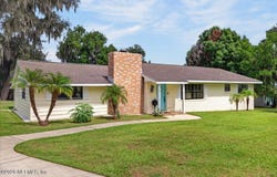 202 LAKEVIEW Avenue, Crescent City, FL 32112
