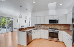 7510 SW THORNTON DR, Wilsonville, OR 97070