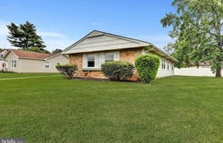 44 NEW POND LANE, WILLINGBORO, NJ 08046