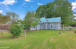 233 E Main Street, Bells, TN 38006
