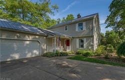 5772 Sampson Drive, Girard, OH 44420