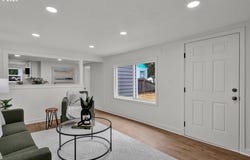 1330 HAWTHORNE ST, Sweet Home, OR 97386