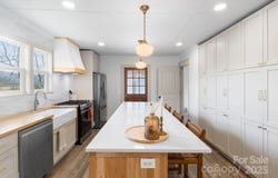 452 Old Hendersonville Highway, Brevard, NC 28712