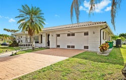 8900 NW 70th Ct, Tamarac, FL 33321