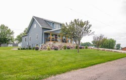 610 6th Ave, Doon, IA 51235