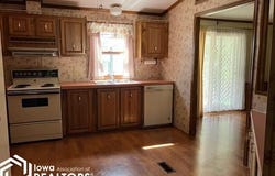 201 S Lincoln Street, Mount Ayr, IA 50854