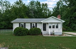 2010 LAKE RD, LOTTSBURG, VA 22511