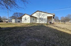 511 Howard Ave, Curtis, NE 69025
