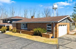 387 South Street, Waymart, PA 18472