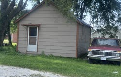 104  W Berry, Hamilton, MO 64644