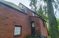 12 Longview Pl, Great Neck, NY 11021