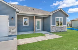 2621 E 26th Court, Lawrence, KS 66046
