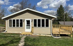 W9334 Bluff Lane, Cambridge, WI 53523