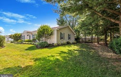 1095 JFK DRIVE, NORTH WALES, PA 19454