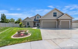 2630 Dogwood Ave, Fruitland, ID 83619