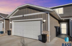 4416 E Whisper Ridge Pl, Sioux Falls, SD 57108-3165