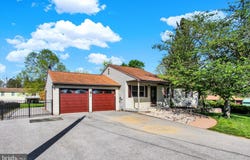 5 HINES DRIVE, EAST BERLIN, PA 17316