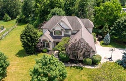 2567 Carmel Drive, Lewis Center, OH 43035