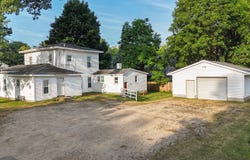 423 E Division Street, Dowagiac, MI 49047