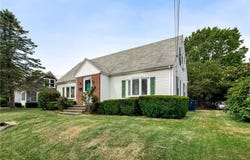 15 Preston Drive, North Kingstown, RI 02852