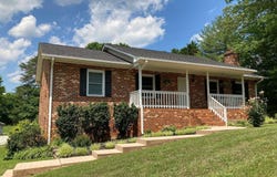 2412 FAIRGROUND Road, MAIDENS, VA 23102