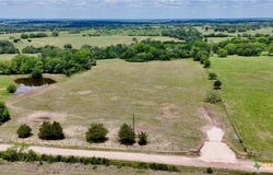1049 Muehr Road, Weimar, TX 78962