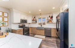 609 S Splitrock Blvd, Brandon, SD 57005