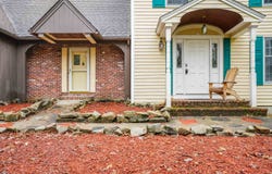 15 Roosevelt Drive, Bedford, NH 03110