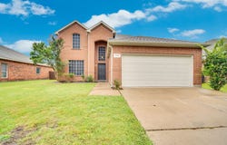 1113 Skylark Drive, Burleson, TX 76028