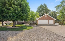 1 Kelaen Circle, Bella Vista, AR 72715