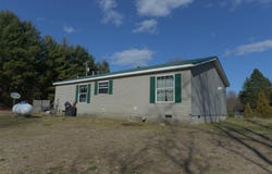 3679 Lakeshore, Deckerville, MI 48427