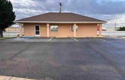 1 Sunset Plaza Cour, Roswell, NM 88201
