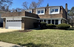 940 Tanglewood Drive, Wheeling, IL 60090