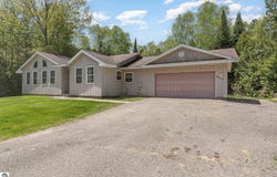 6997 W Woodlea Road, Oscoda, MI 48750