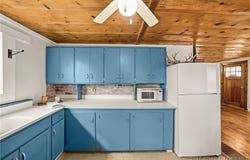 212 Beachwood Drive, Sunrise Beach, MO 65079