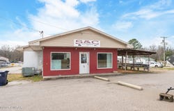31 TN-114, Scotts Hill, TN 38374