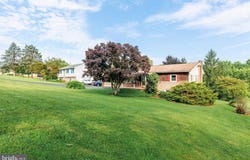 960 FURNACE HILLS PIKE, LITITZ, PA 17543