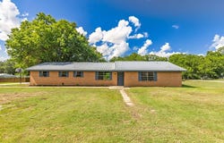 304 Washington Street, Wolfe City, TX 75496