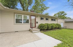 208 SW McClendon Drive, Lee's Summit, MO 64081