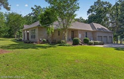 1043 Stonegate Drive, McComb, MS 39648
