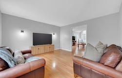 24 Evergreen Ln, Sturbridge, MA 01518