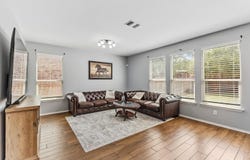 1425 Bovina Dr, Leander, TX 78641
