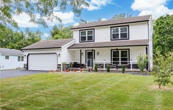 42 Newcomb Drive, Parma, NY 14468