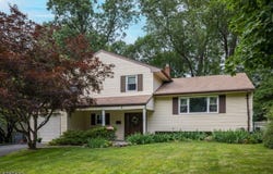 8 Berkeley Ter, Livingston Twp., NJ 07039-3912