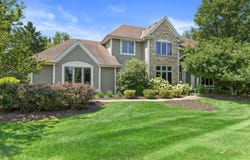 787 Red Oak Dr, Summit, WI 53066