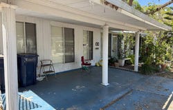 71 Eustis Ave., Tavares, FL 32778