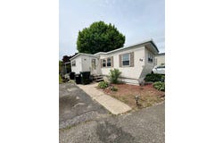 1964 River Rd, Calverton, NY 11933